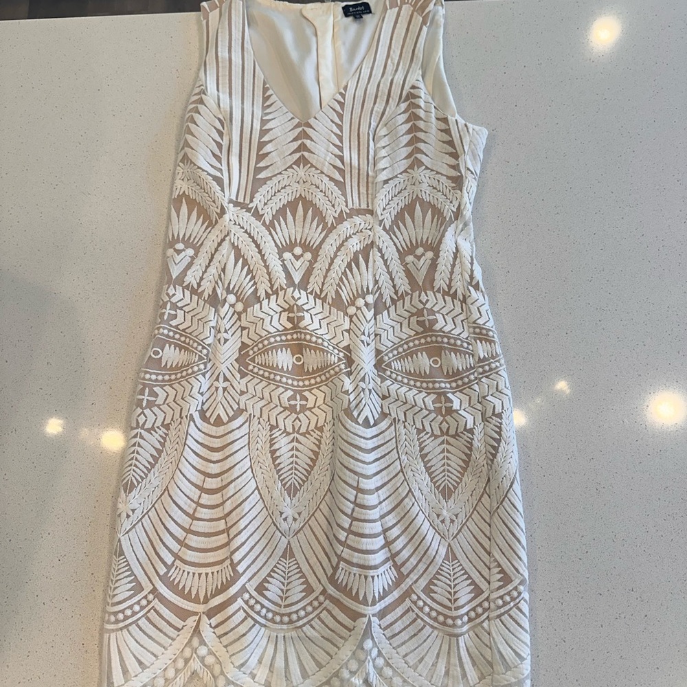 Bardot White and Tan Sheath Mini Dress Sleeveless Scoop Neck Cocktail